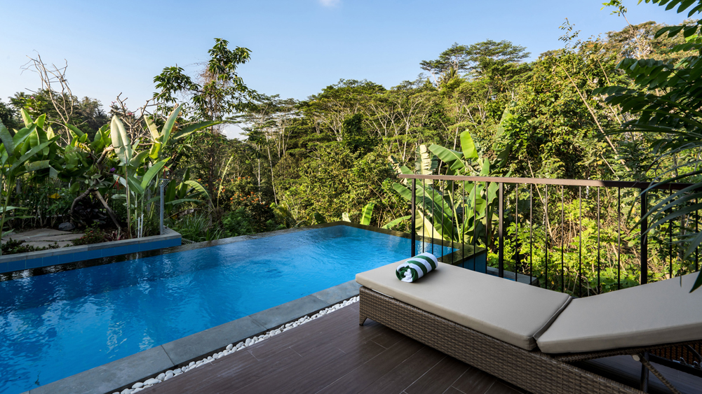 Pala Ubud - Villa Seraya B - Relaxing sunlounger by the pool